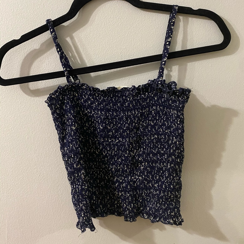 BRANDY MELVILLE NAVY FLOWER PRINT CROP TOP - Picture 2 of 3